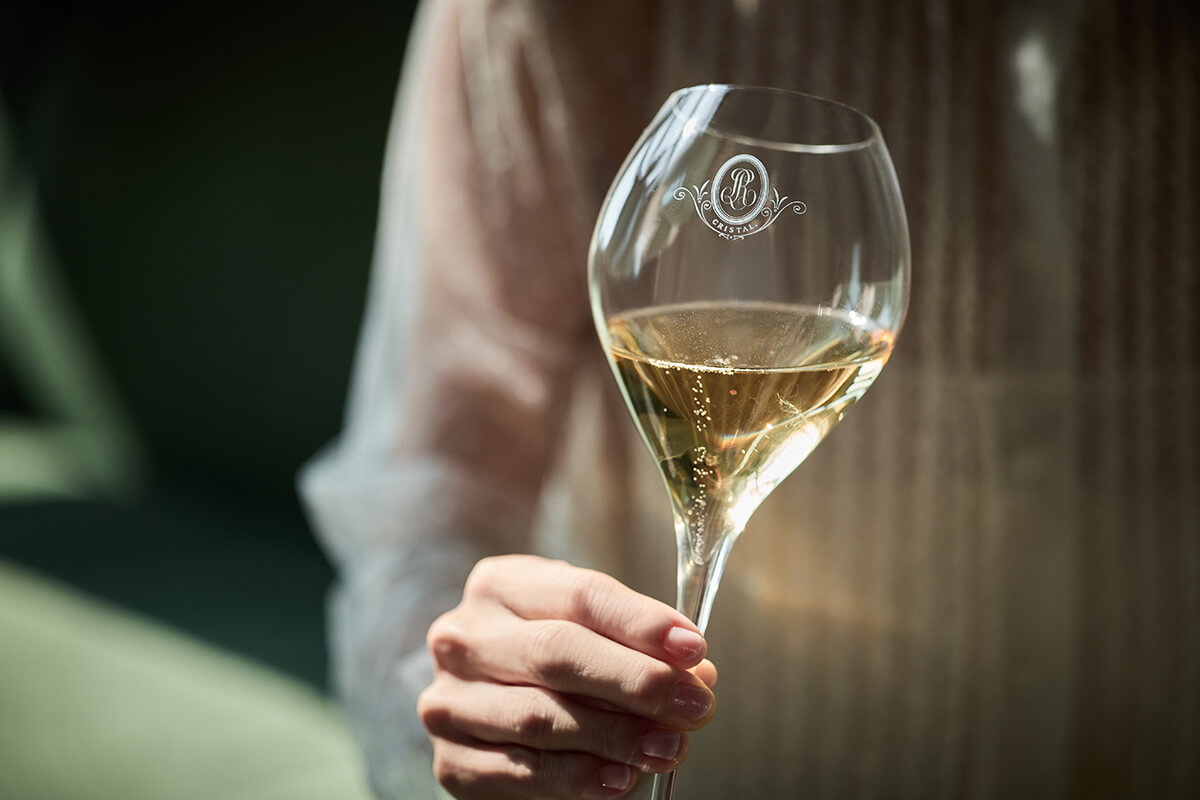 「實希子の施術はクリスタルと似ている」