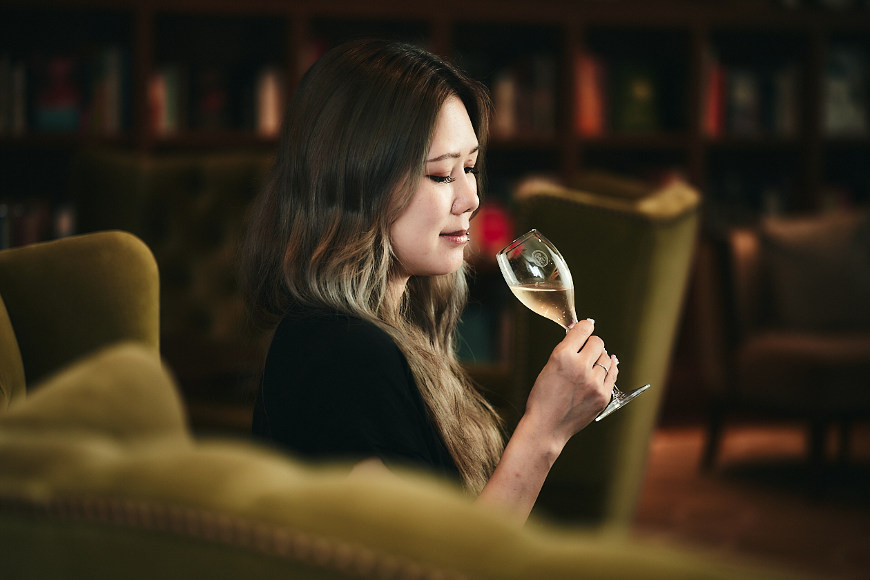 シャンパーニュは、誰かと一緒に